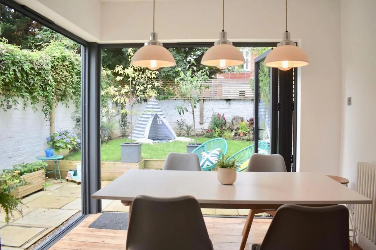 펜션 3 Bedroom Beautiful Hove Townhouse In Prime Location